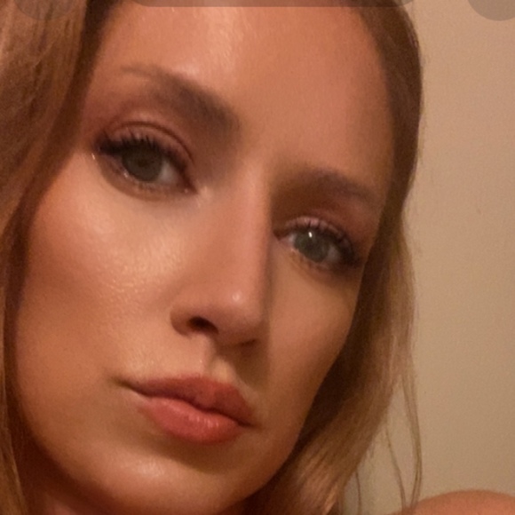 Meet your Posher, Jessica - Picture 1 of 1